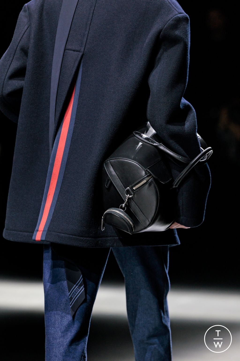 Fashion Week Milan Fall/Winter 2024 look 18 de la collection Gucci menswear accessories