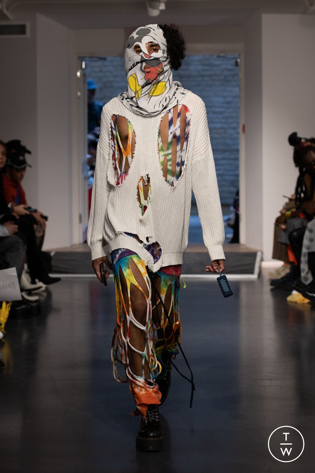 Fashion Week London Spring/Summer 2023 look 34 from the NOKI collection womenswear