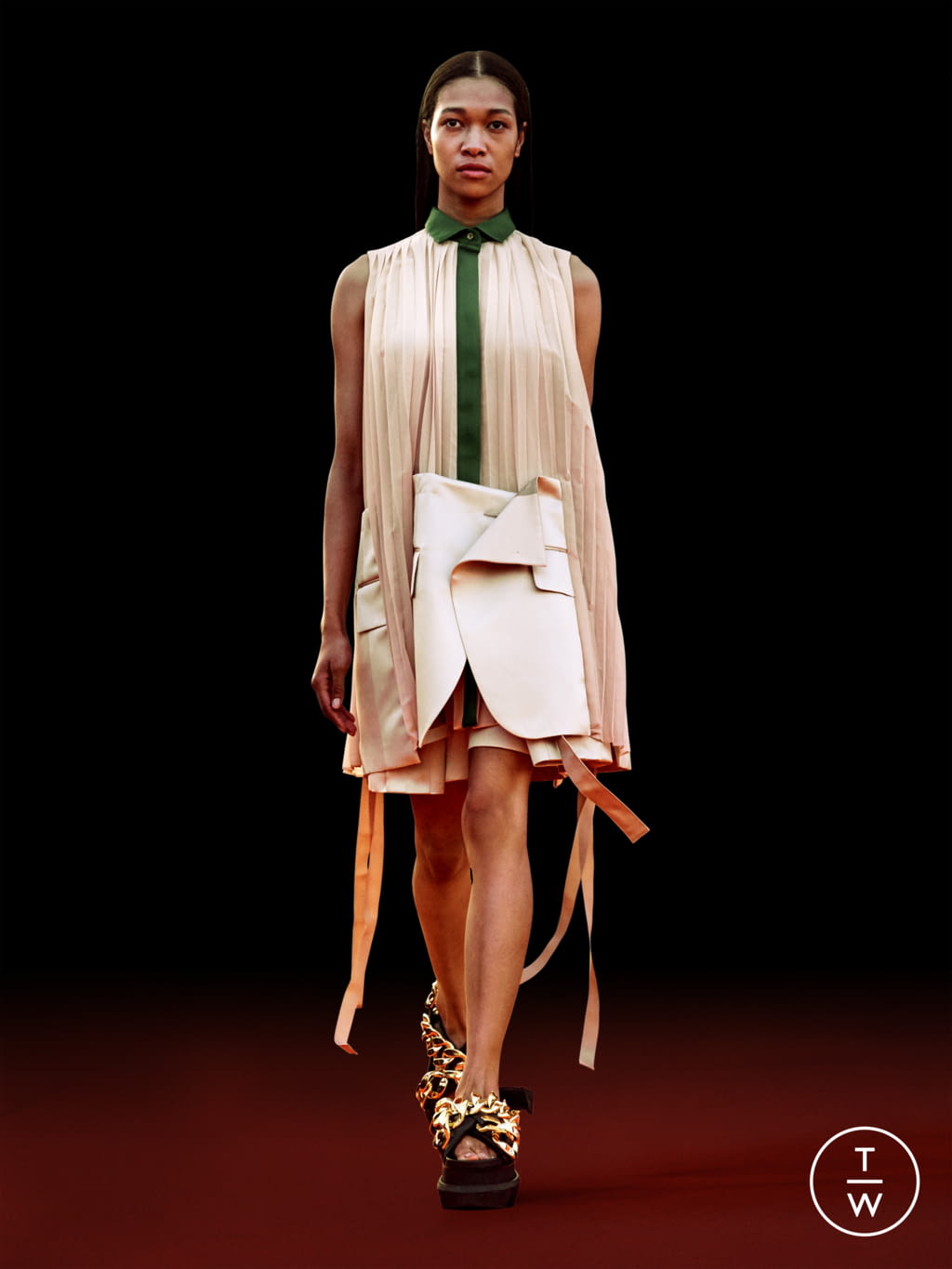 Fashion Week Paris Spring/Summer 2022 look 34 de la collection Sacai womenswear
