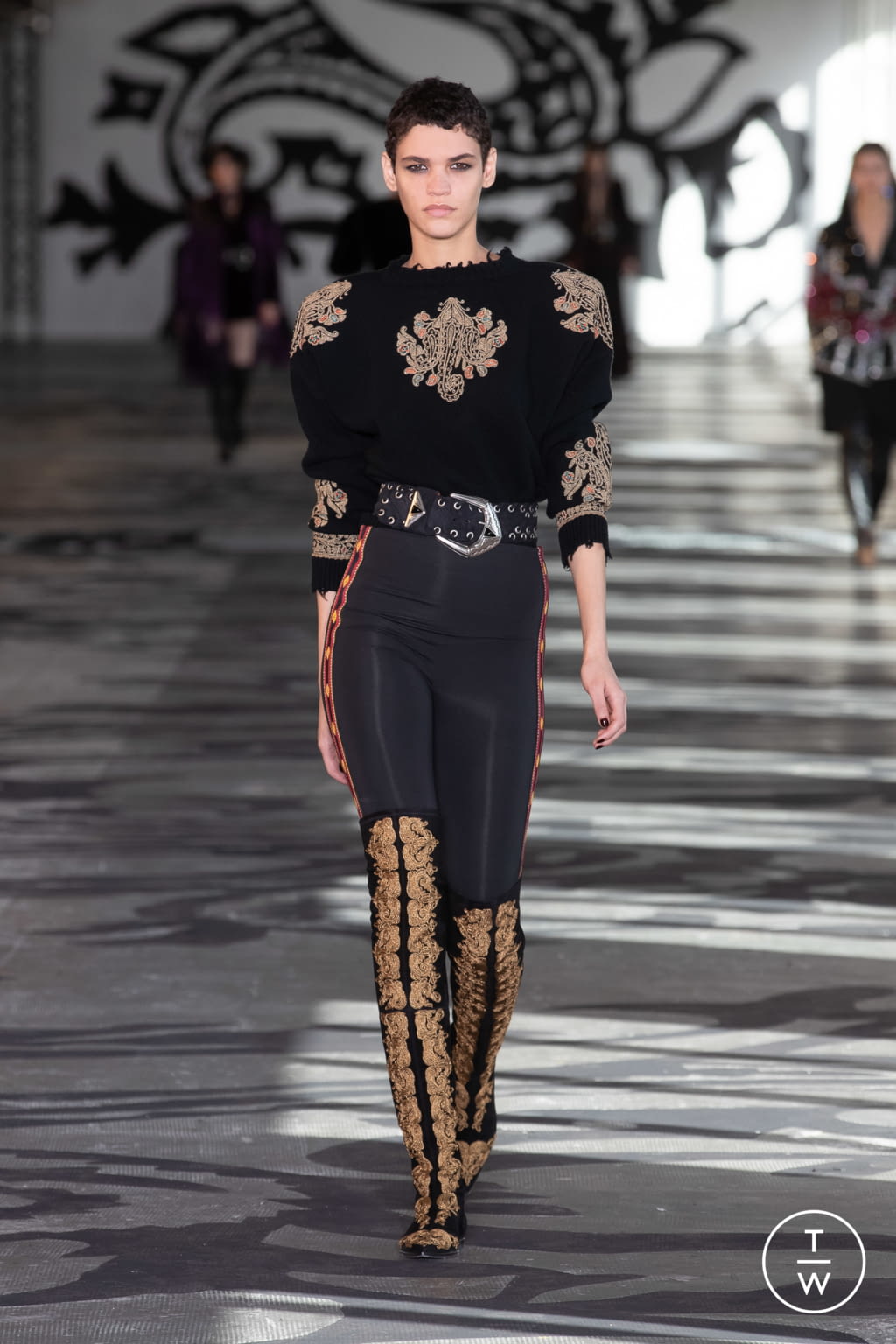 Fashion Week Milan Fall/Winter 2021 look 34 from the Etro collection 女装