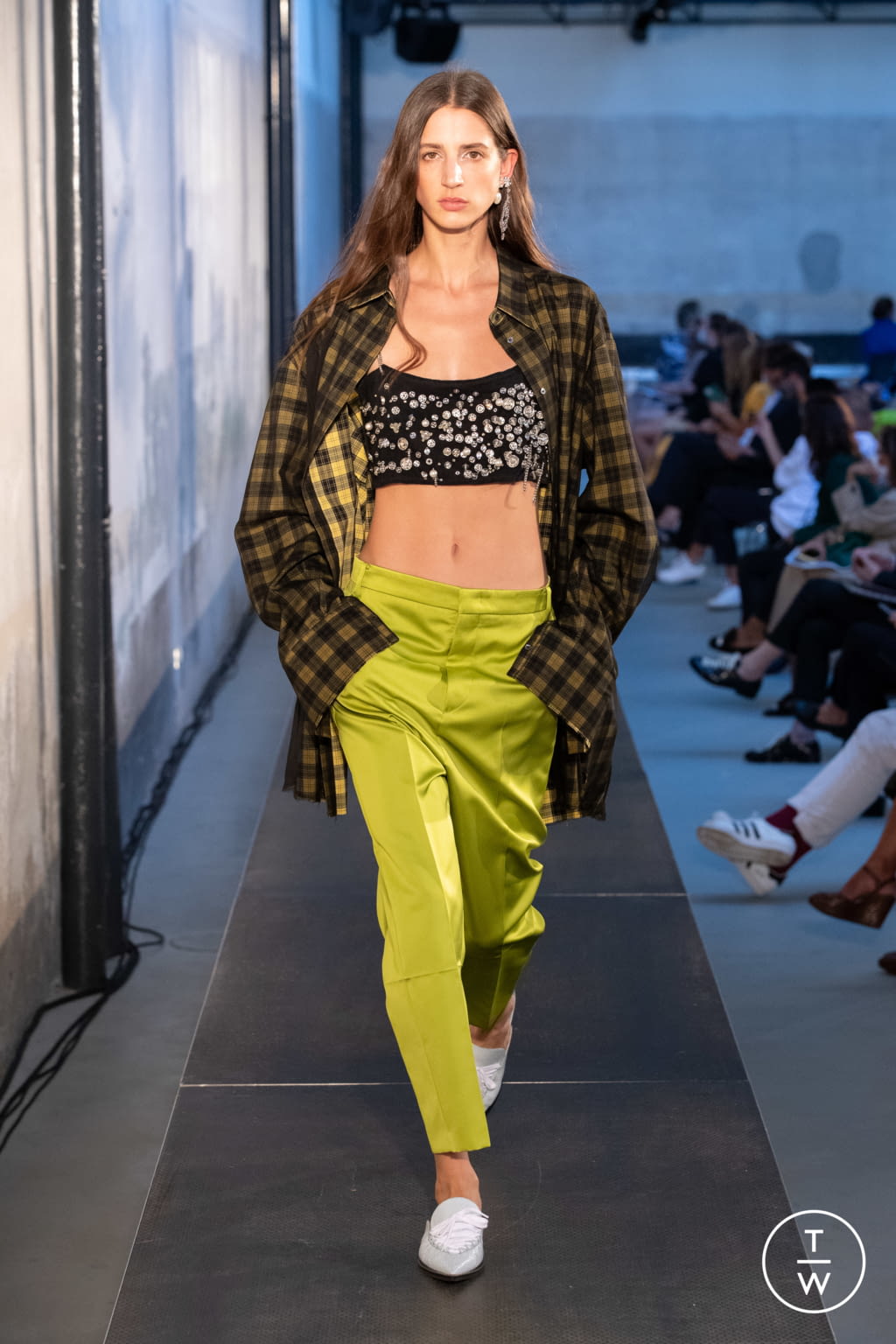 Fashion Week Milan Spring/Summer 2021 look 34 from the N°21 collection 女装