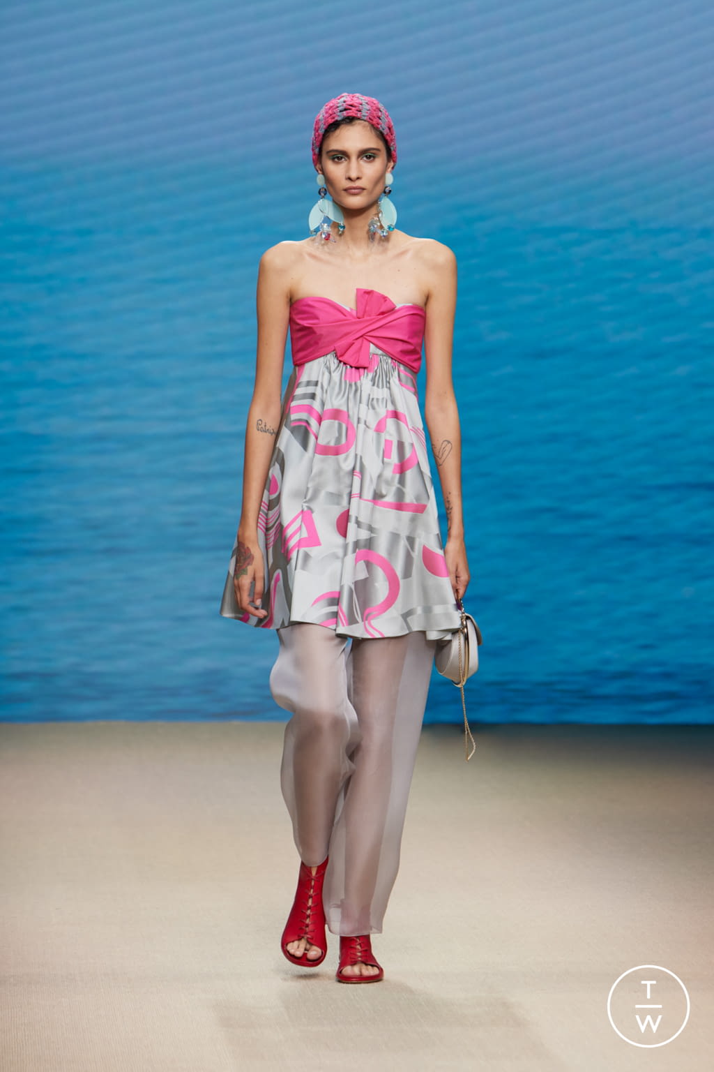 Fashion Week Milan Spring/Summer 2022 look 34 de la collection Giorgio Armani womenswear