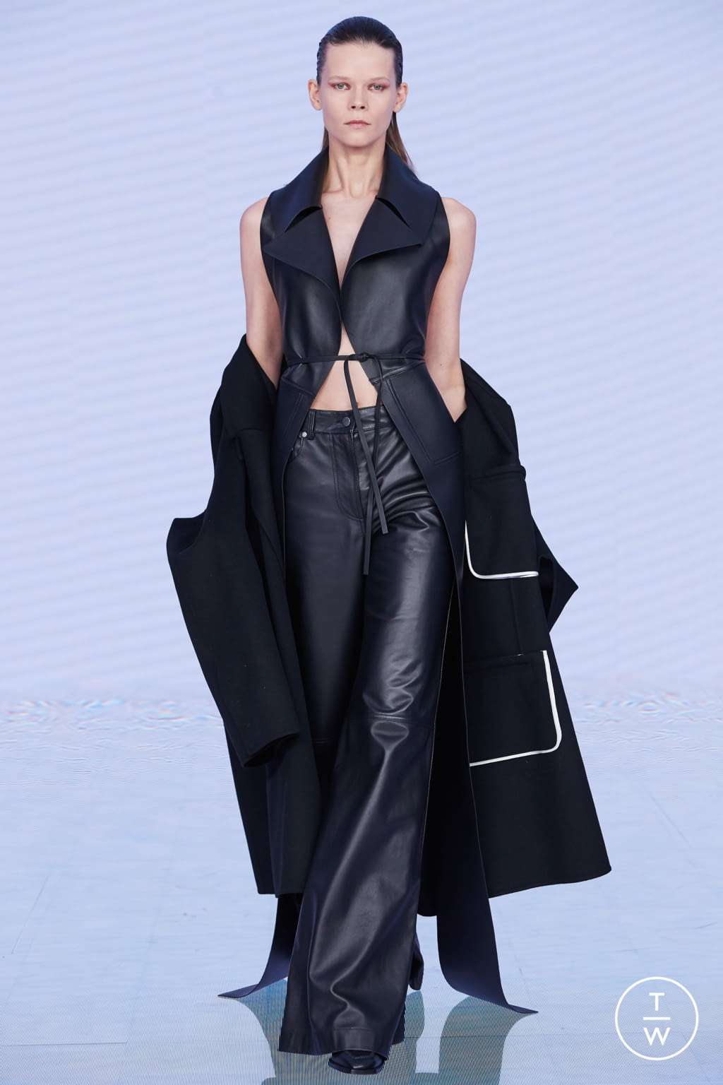 Fashion Week New York Fall/Winter 2022 look 34 de la collection Peter Do womenswear