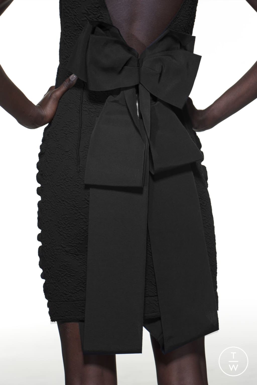 Fashion Week Paris Spring/Summer 2021 look 34 from the AZ Factory collection couture