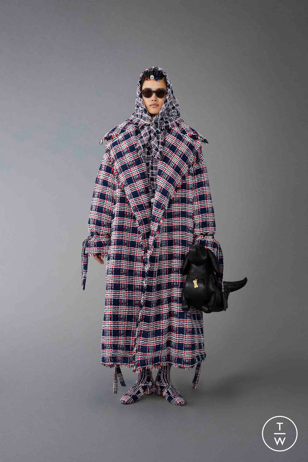 Fashion Week Paris Pre-Fall 2023 look 34 from the Thom Browne collection 女装