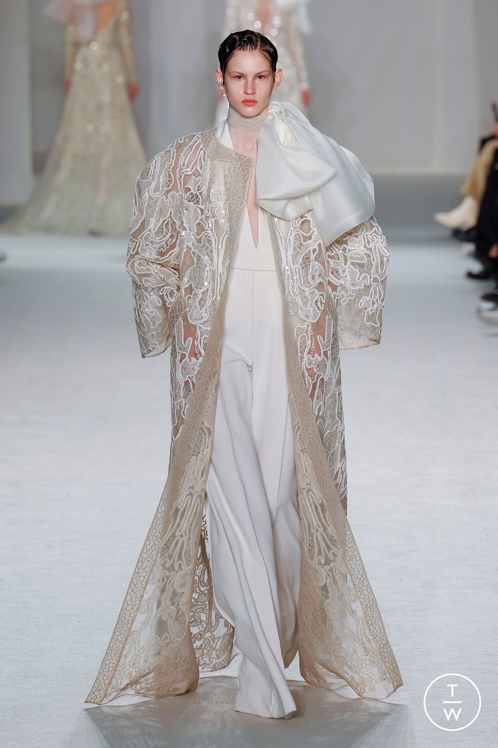 Fashion Week Paris Spring/Summer 2023 look 37 from the Elie Saab collection couture