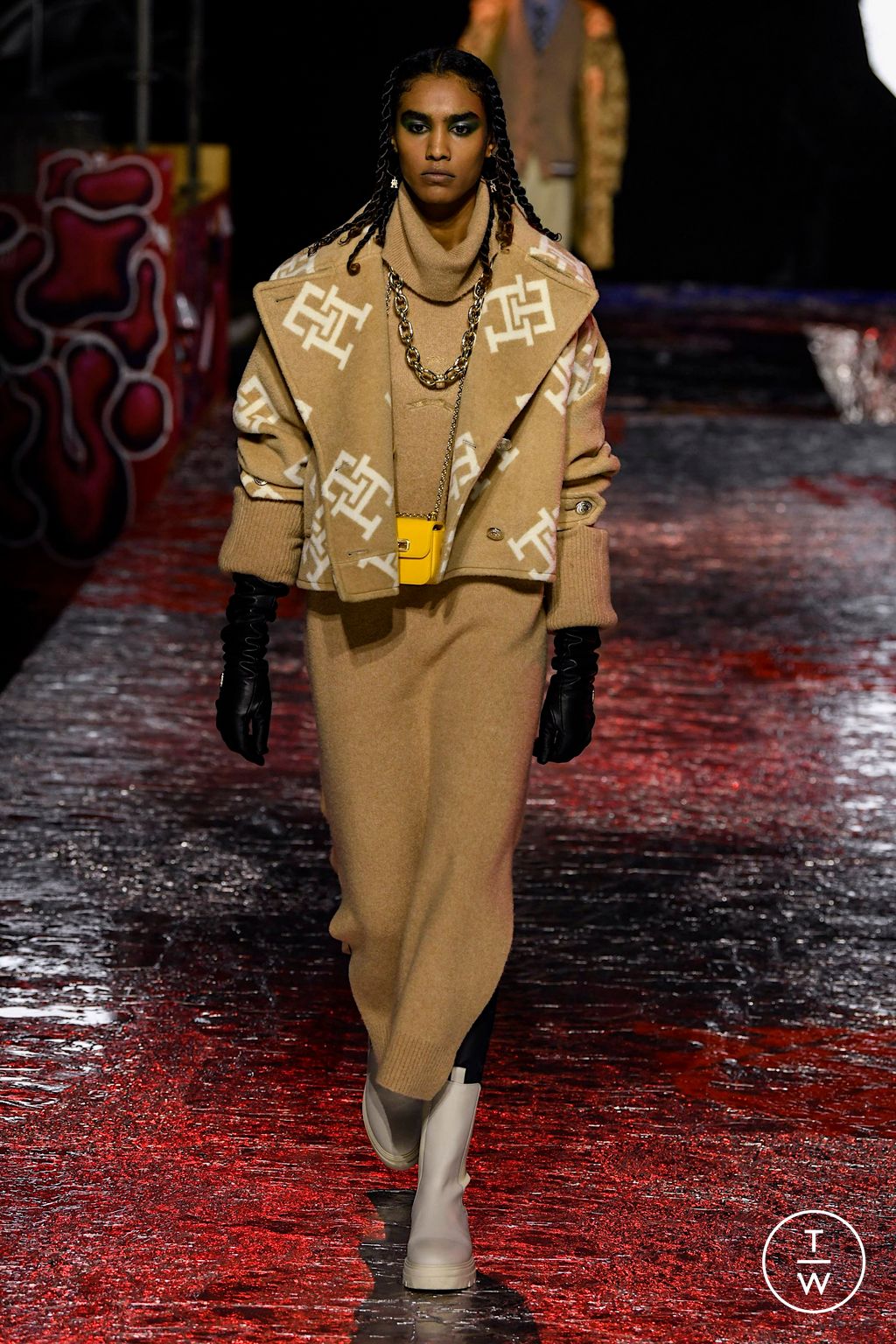 Fashion Week New York Fall/Winter 2022 look 57 from the Tommy Hilfiger collection womenswear