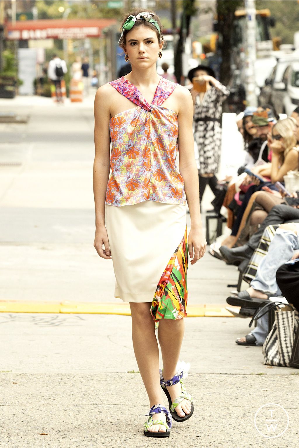 Fashion Week New York Spring/Summer 2023 look 30 from the SNOW XUE GAO collection womenswear