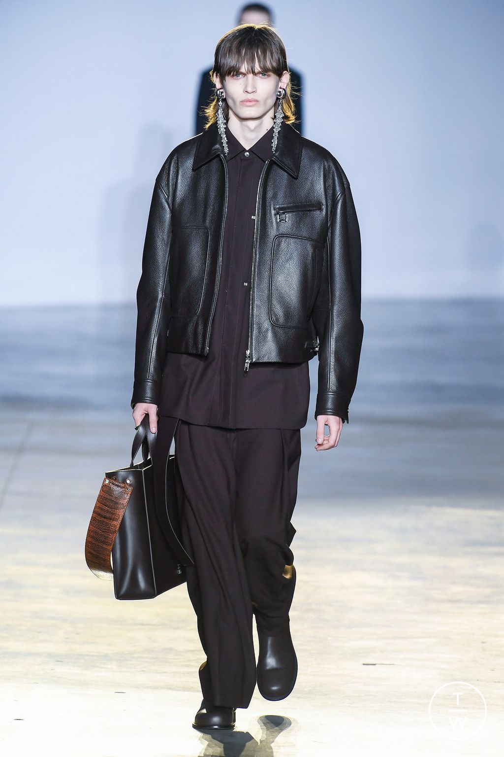 Fashion Week Paris Fall/Winter 2023 look 42 from the Wooyoungmi collection menswear