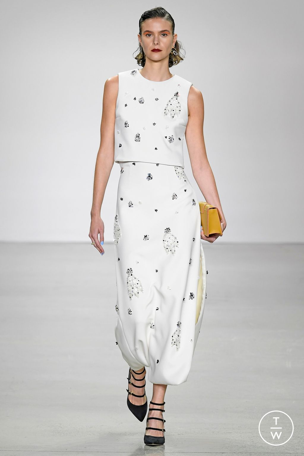 Fashion Week New York Spring/Summer 2023 look 15 from the Bibhu Mohapatra collection womenswear