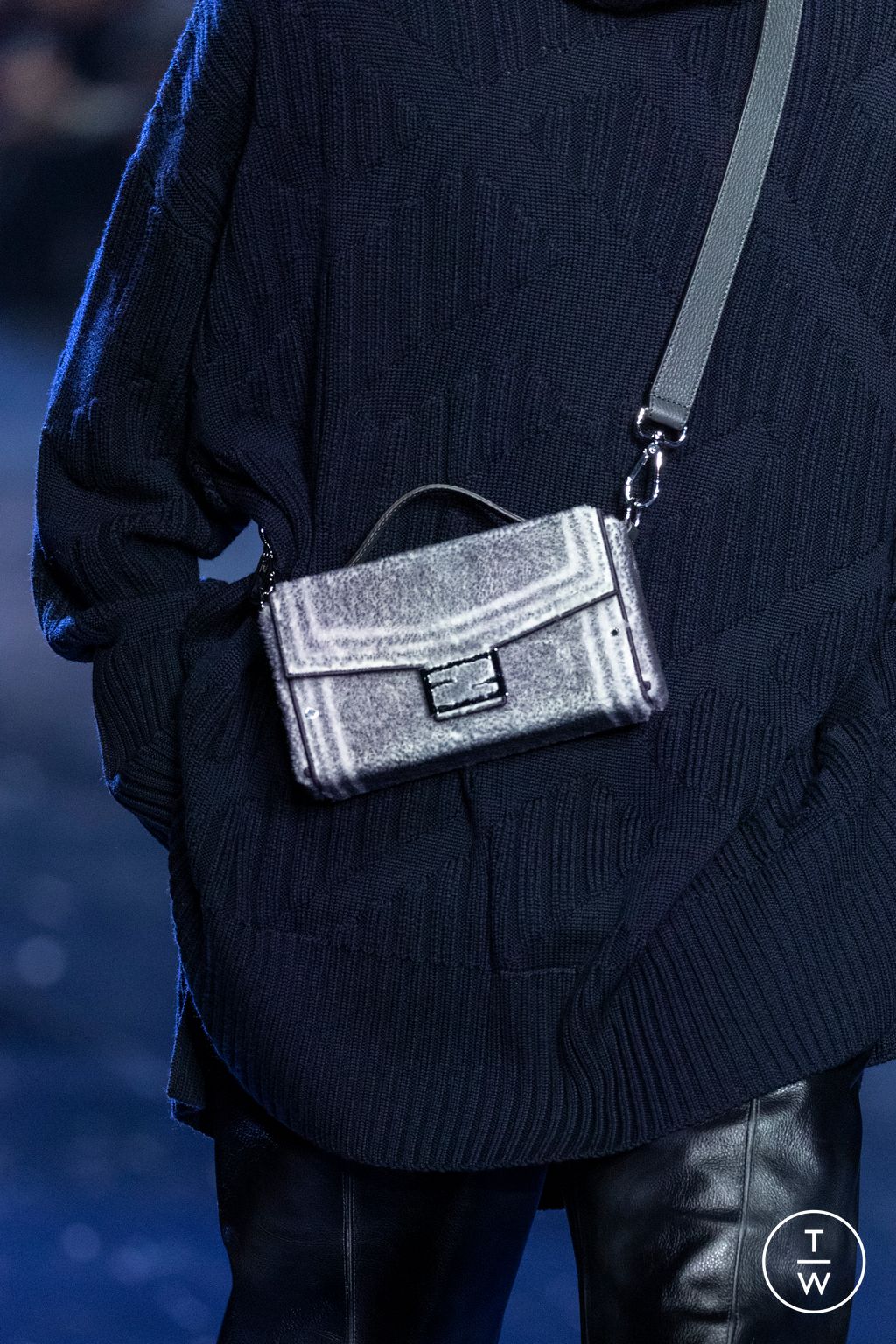 Fashion Week Milan Fall/Winter 2023 look 8 from the Fendi collection menswear accessories