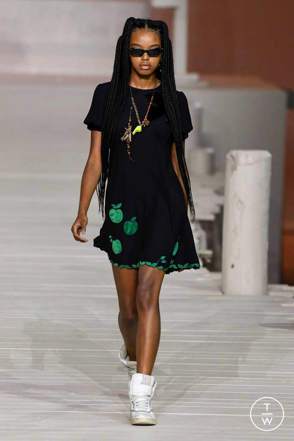 Fashion Week New York Spring/Summer 2023 look 33 from the Coach collection womenswear