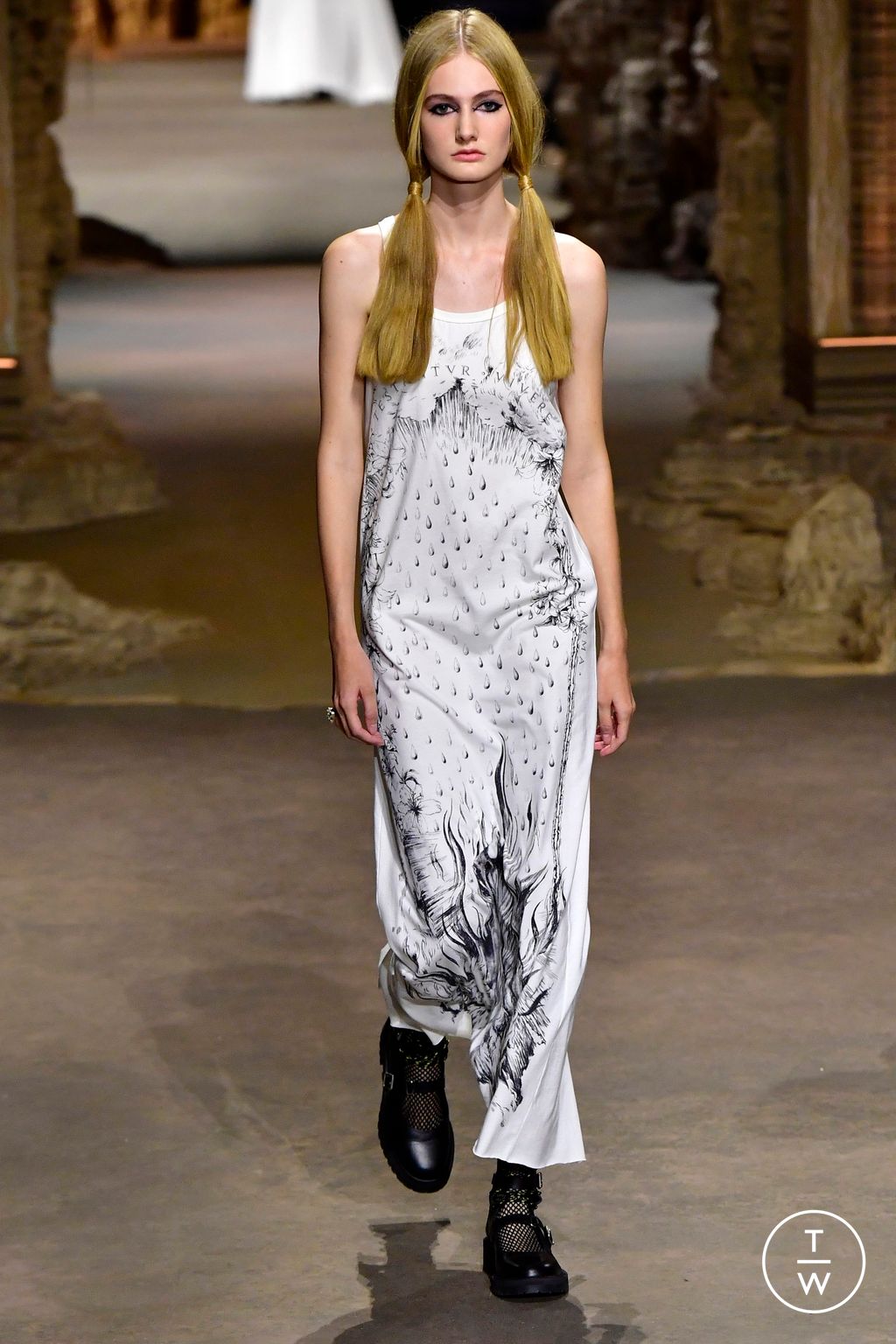 Fashion Week Paris Spring/Summer 2023 look 28 de la collection Christian Dior womenswear