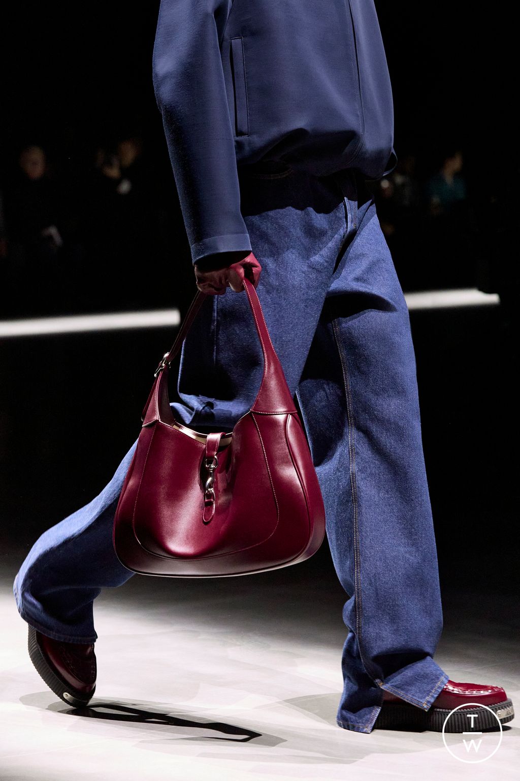 Fashion Week Milan Fall/Winter 2024 look 19 from the Gucci collection menswear accessories