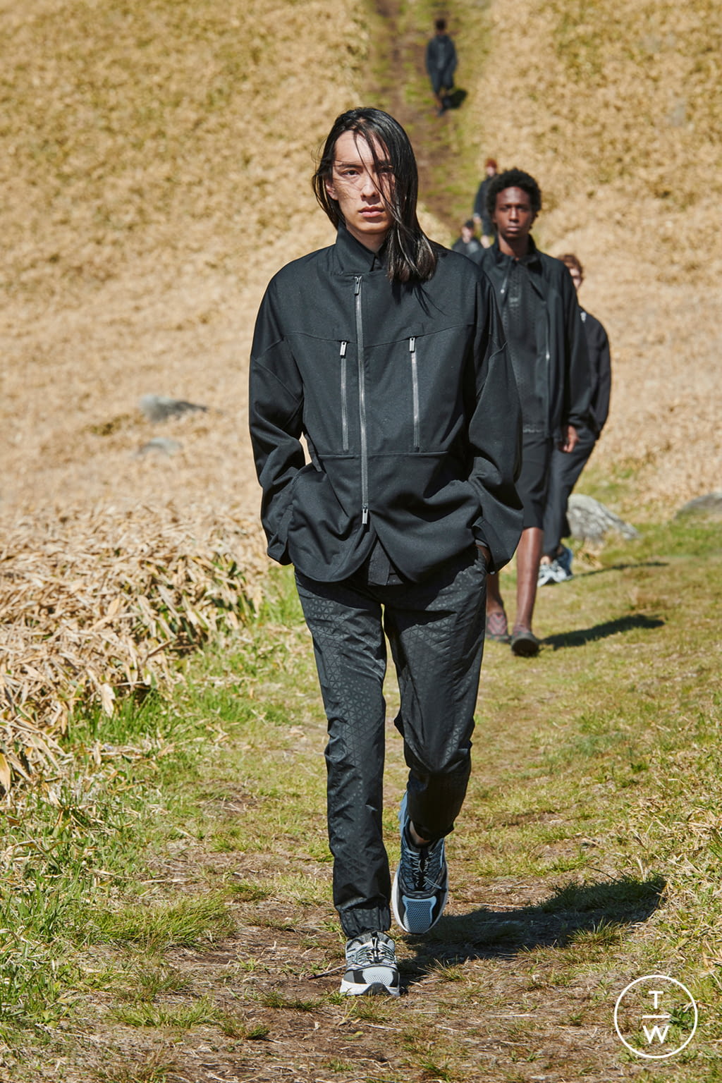 Fashion Week Paris Spring/Summer 2022 look 34 from the White Mountaineering collection menswear