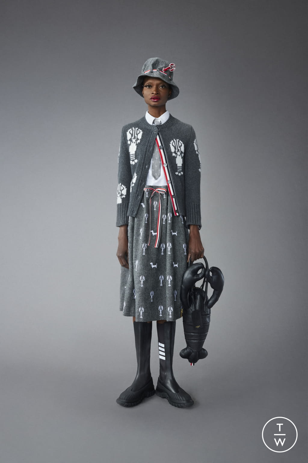 Fashion Week New York Pre-Fall 2022 look 35 from the Thom Browne collection 女装