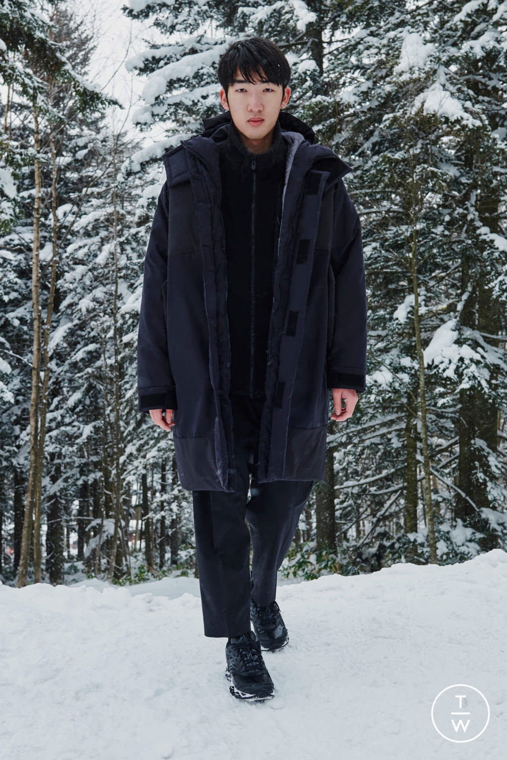 Fashion Week Paris Fall/Winter 2021 look 35 from the White Mountaineering collection menswear