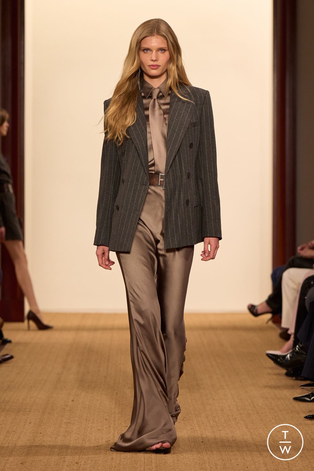 Fashion Week New York Fall/Winter 2024 look 35 from the Ralph Lauren collection womenswear