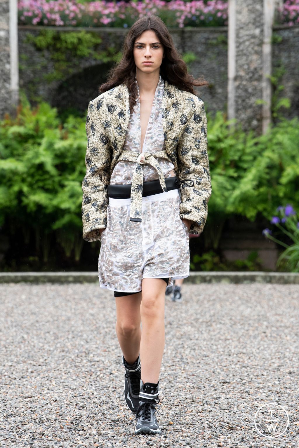 Fashion Week Paris Resort 2024 look 35 from the Louis Vuitton collection 女装