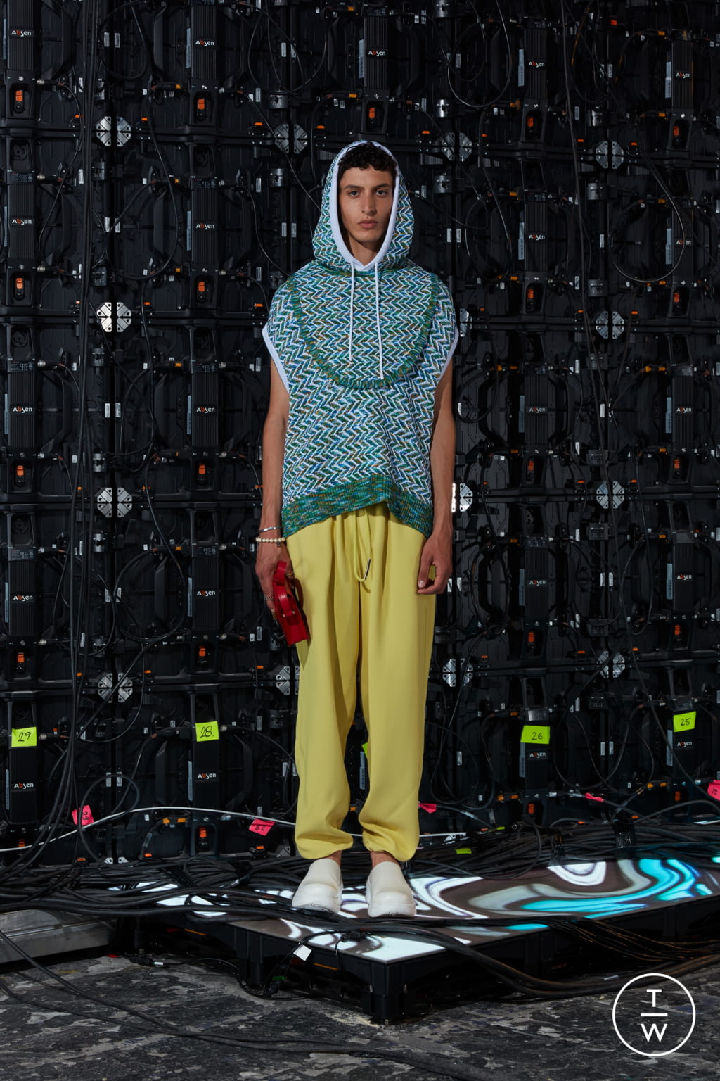 Fashion Week Paris Spring/Summer 2022 look 35 from the Wooyoungmi collection menswear