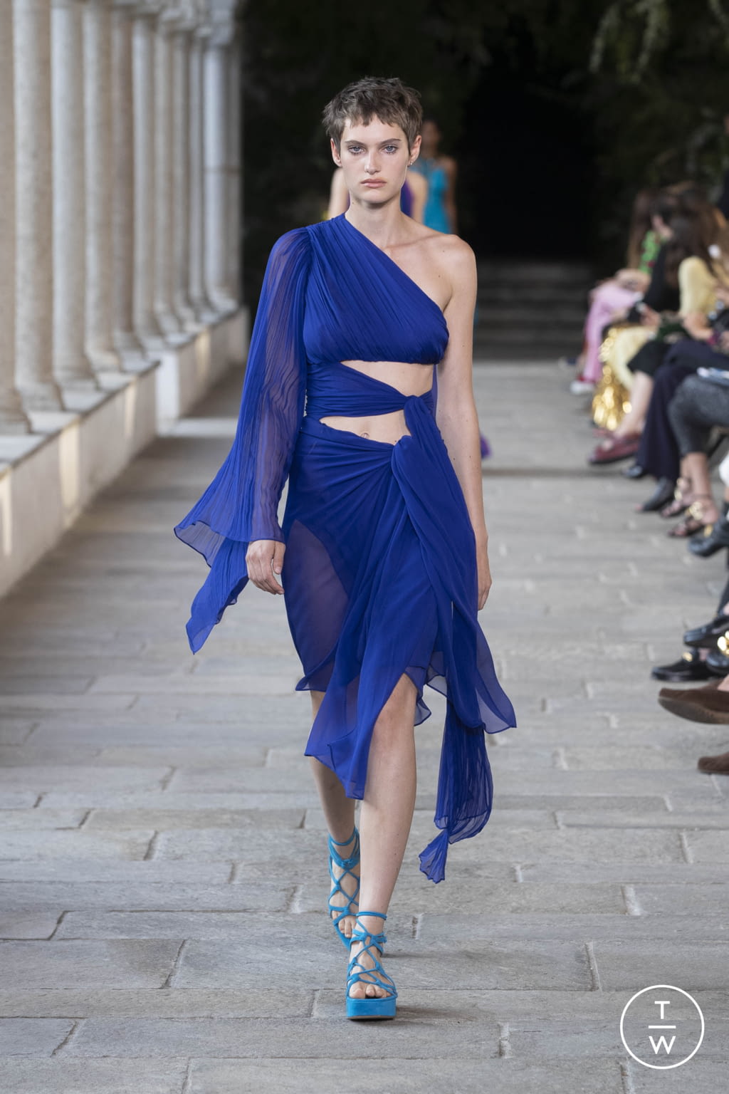 Fashion Week Milan Spring/Summer 2022 look 35 from the Alberta Ferretti collection womenswear
