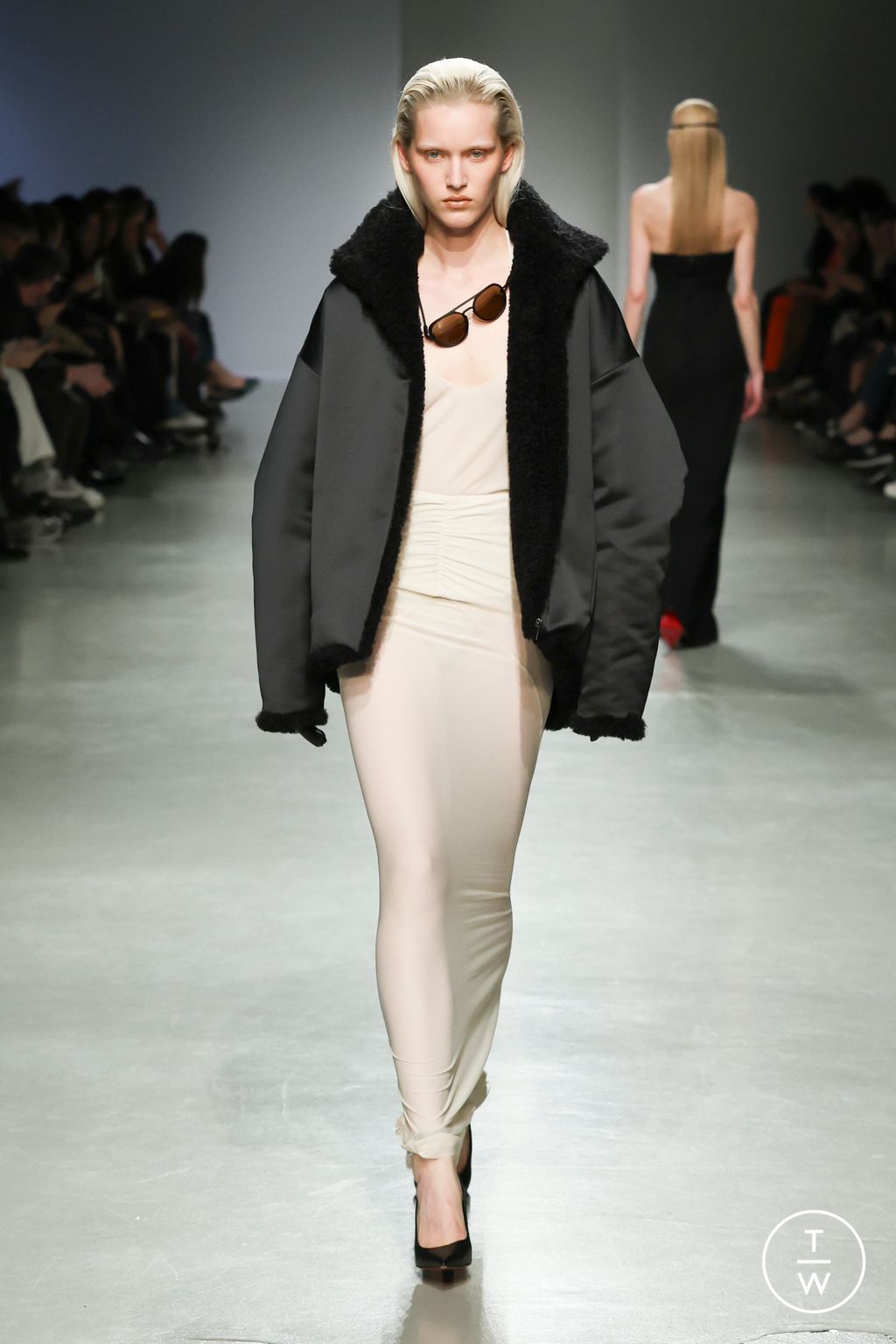 Fashion Week Paris Fall/Winter 2025 look 35 from the Atlein collection 女装