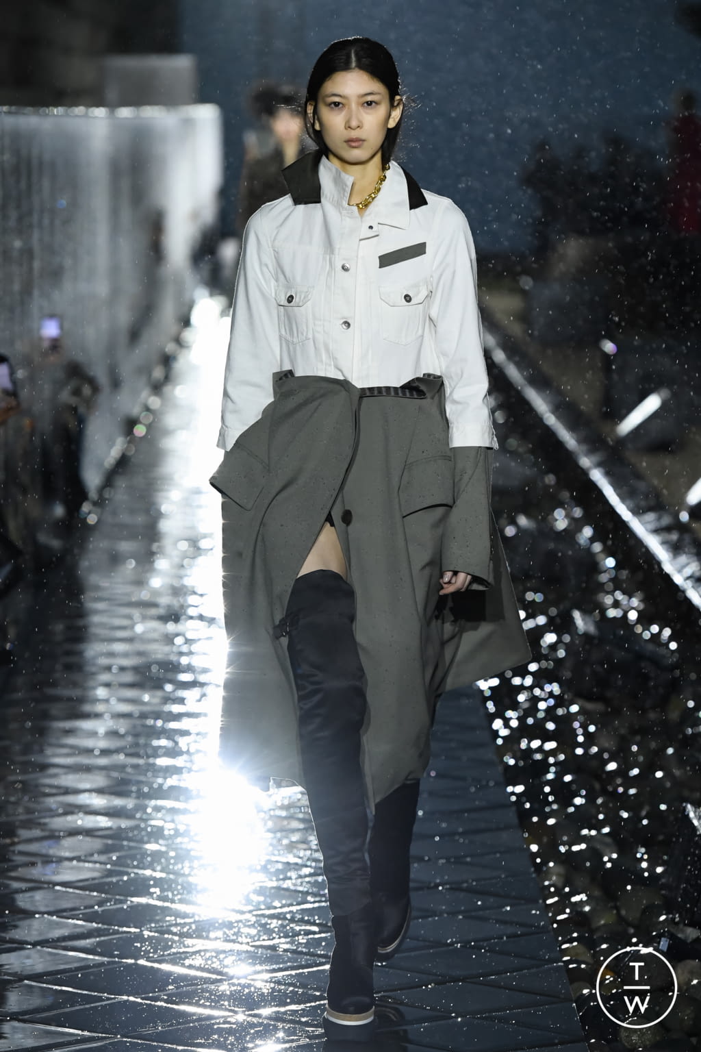 Fashion Week Paris Spring/Summer 2021 look 35 from the Sacai collection womenswear