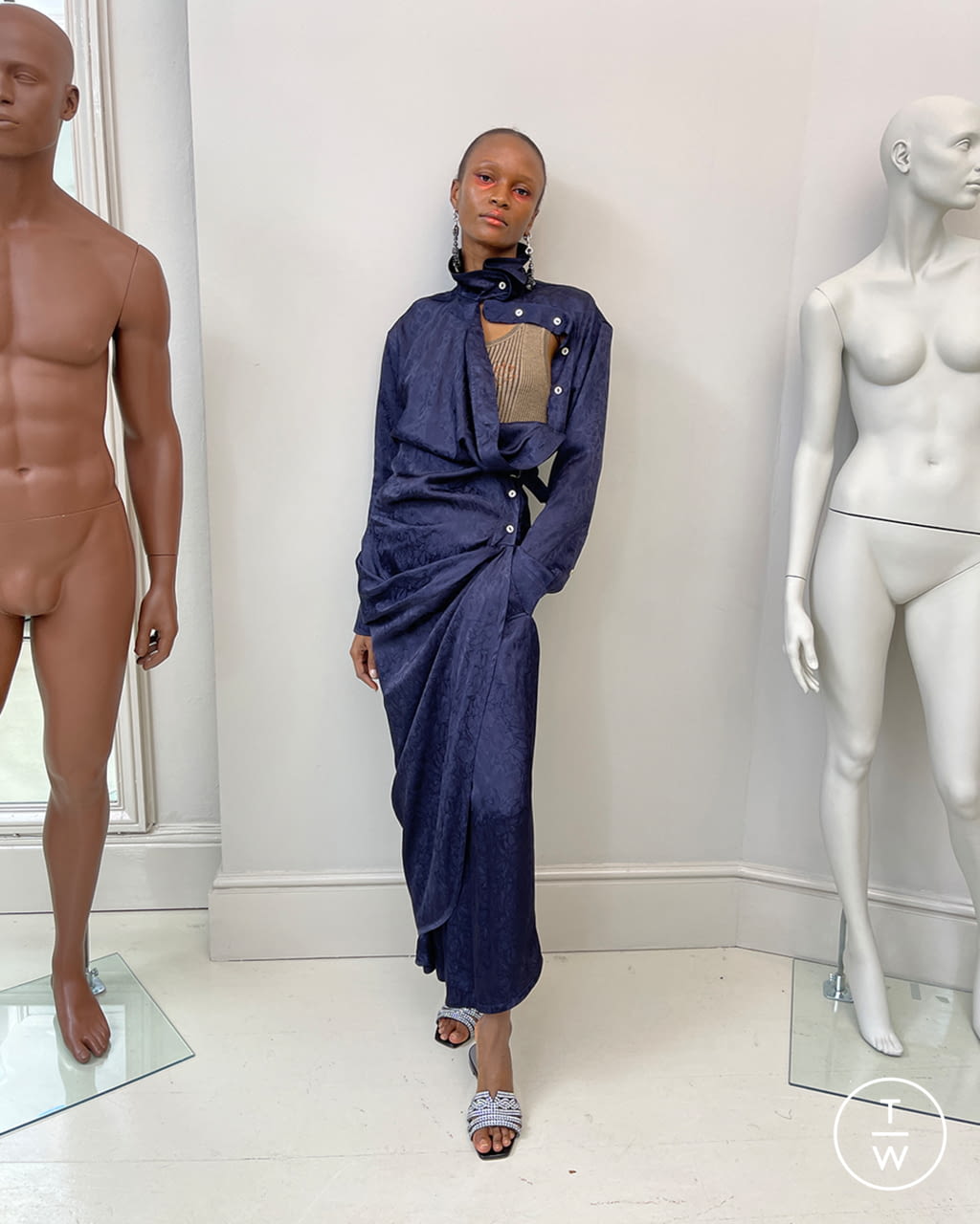 Fashion Week Paris Fall/Winter 2021 look 35 de la collection Andreas Kronthaler for Vivienne Westwood womenswear