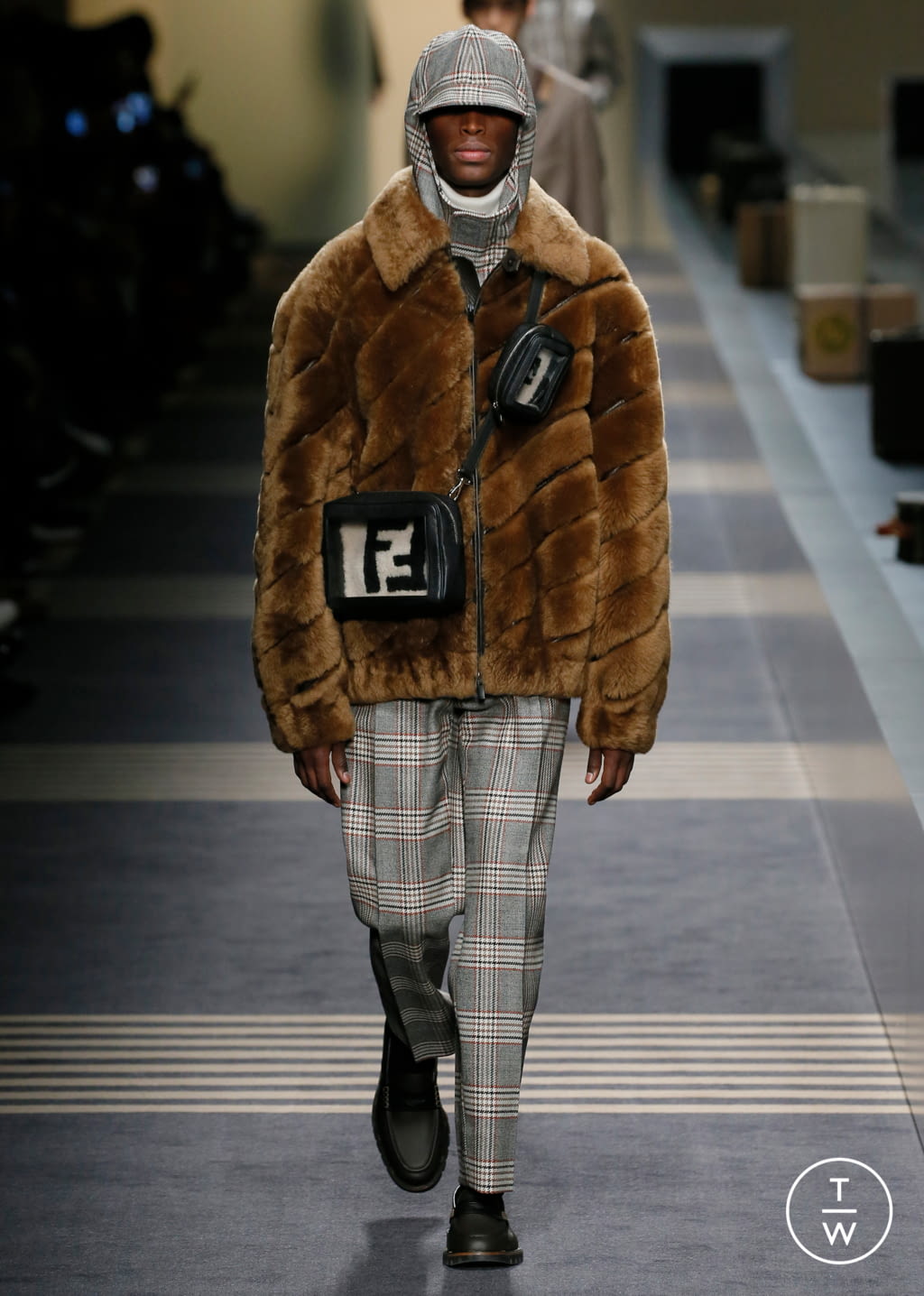 Fashion Week Milan Fall/Winter 2018 look 35 from the Fendi collection 男装