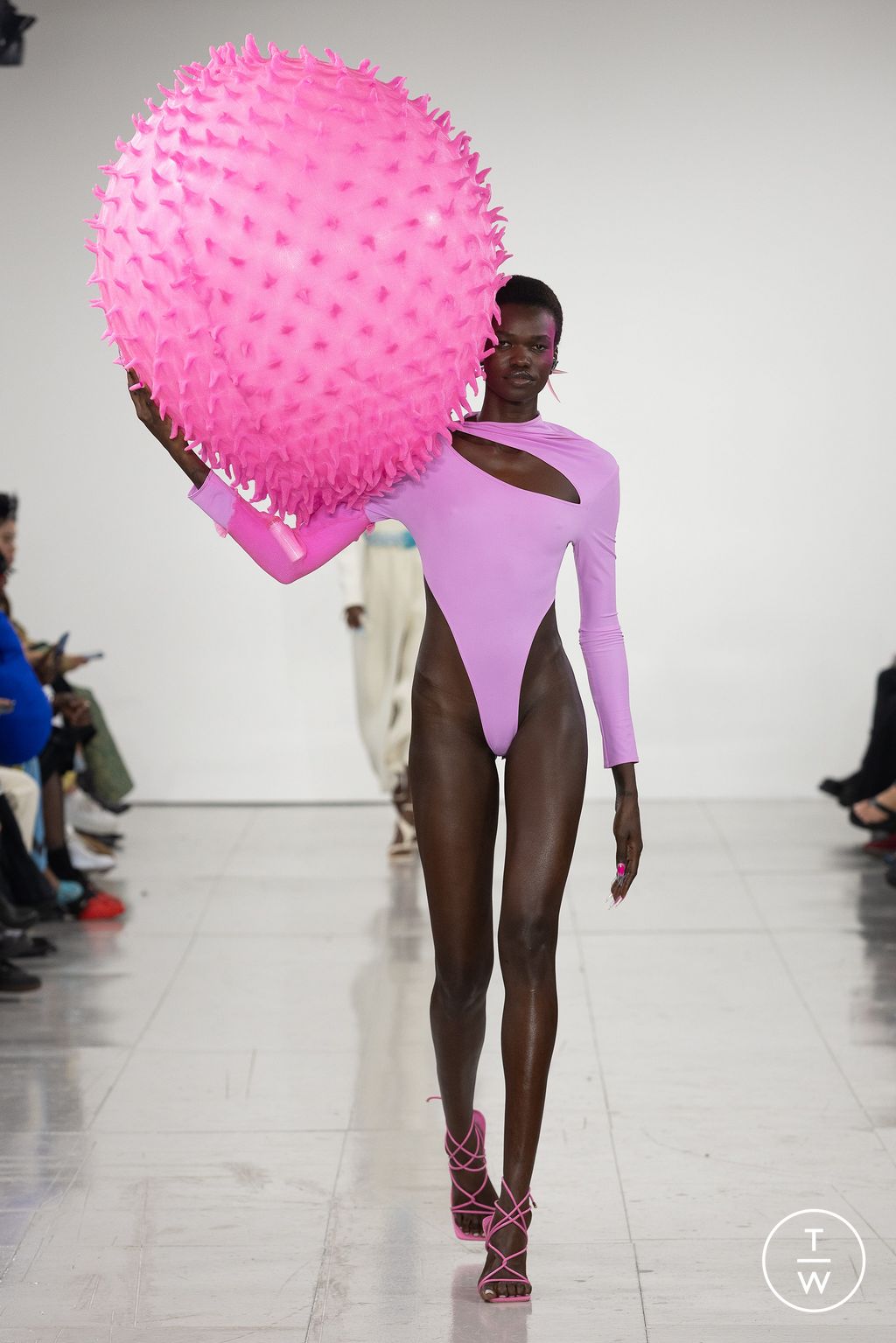 Fashion Week London Spring/Summer 2023 look 9 from the Chet Lo collection womenswear