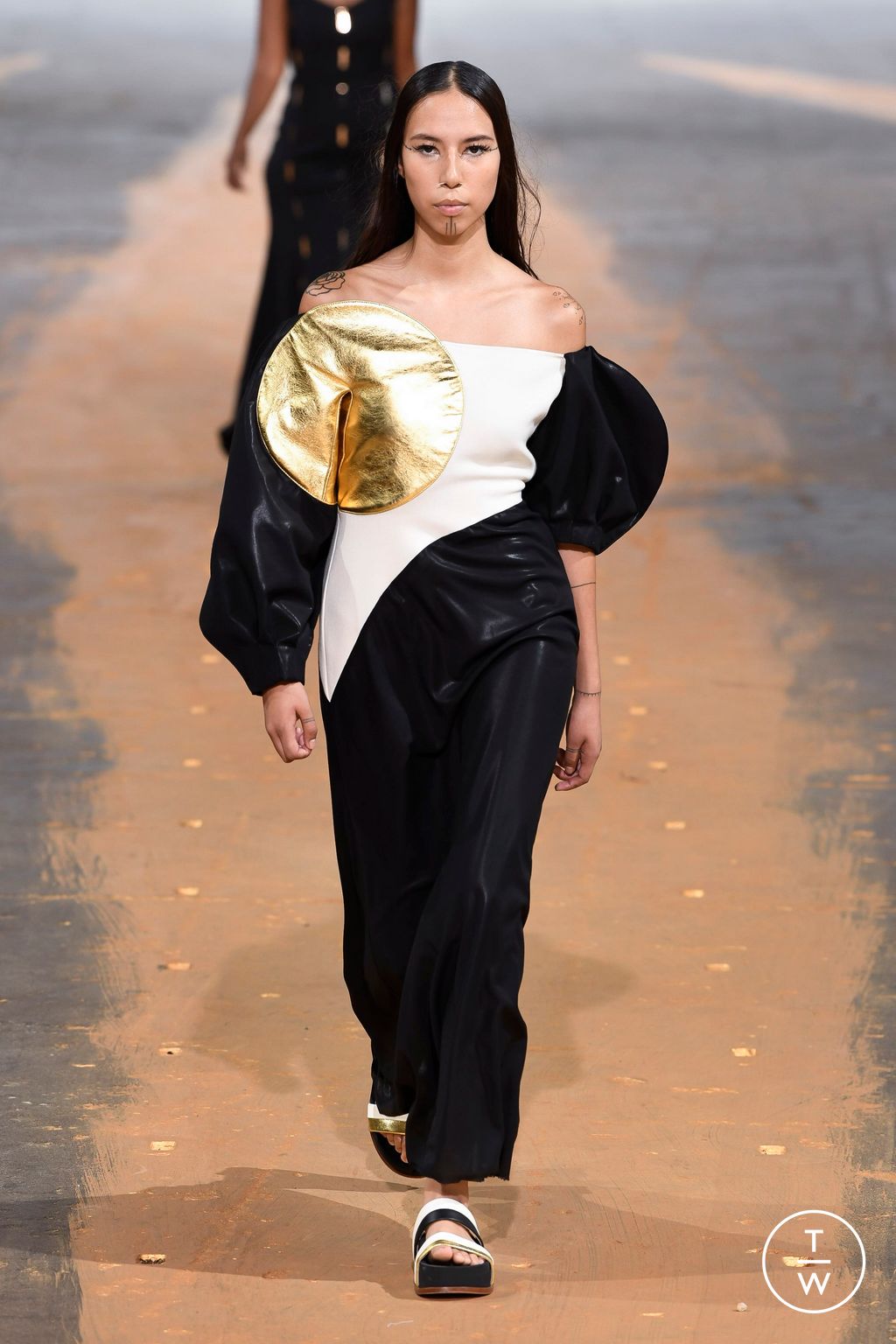 Fashion Week New York Spring/Summer 2023 look 7 from the Gabriela Hearst collection 女装