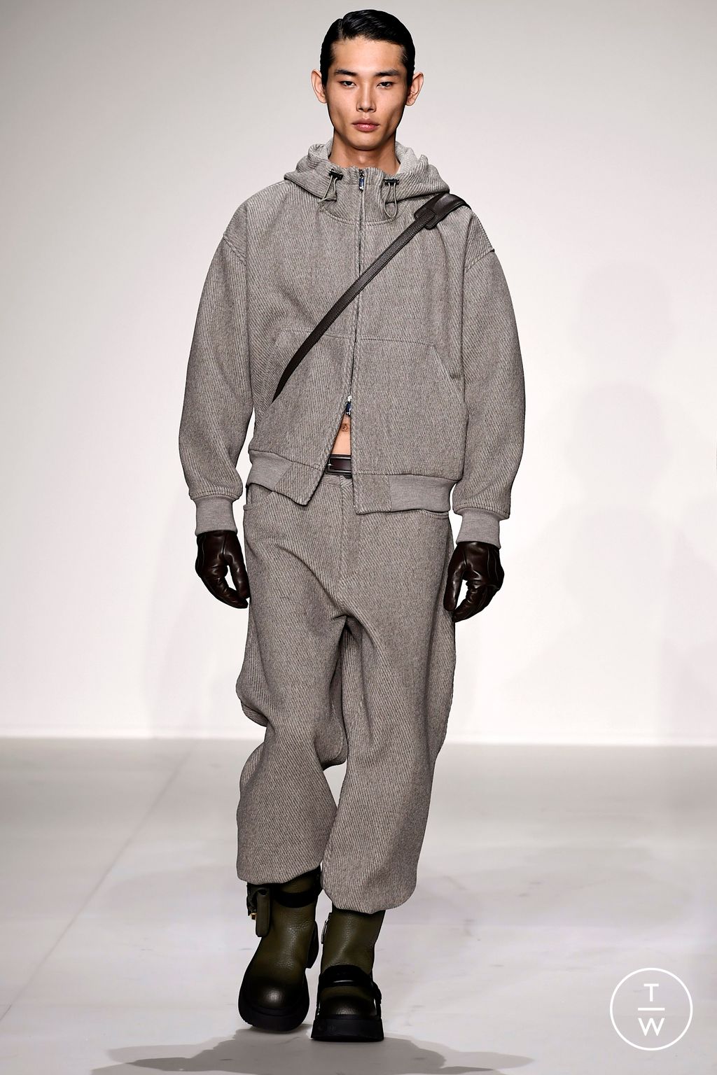 Fashion Week Milan Fall/Winter 2023 look 13 from the Emporio Armani collection menswear