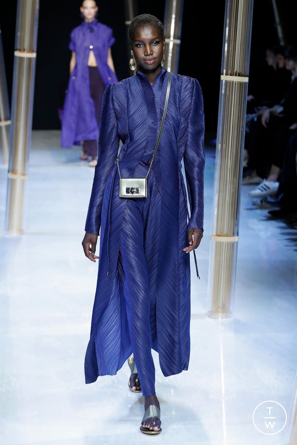Fashion Week Milan Spring/Summer 2023 look 19 from the Giorgio Armani collection womenswear