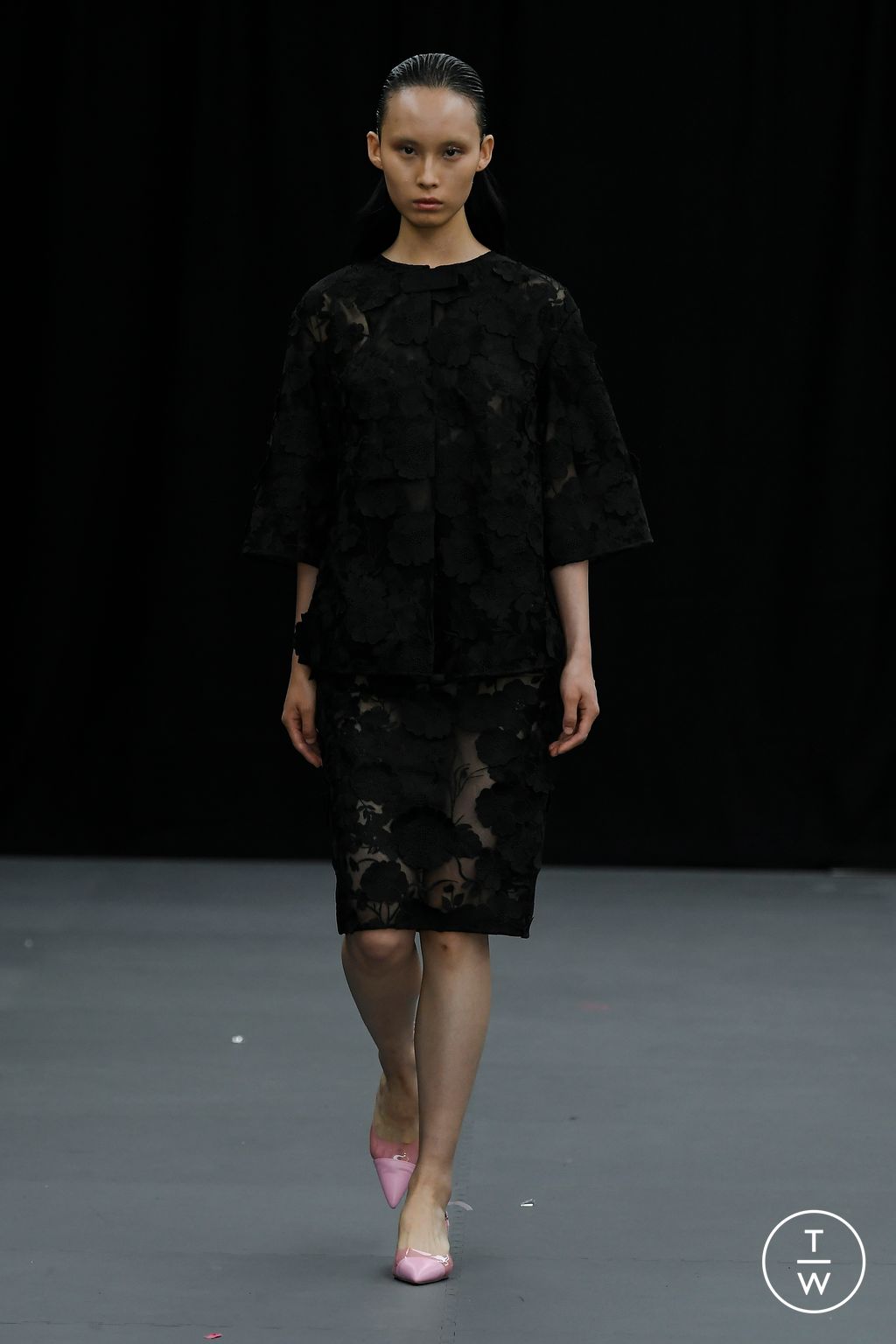 Fashion Week London Spring/Summer 2023 look 27 from the Huishan Zhang collection womenswear