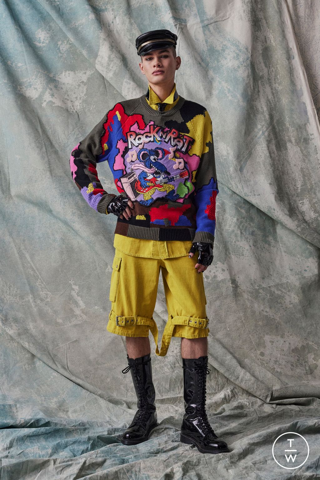 Fashion Week Milan Pre-Fall 2023 look 35 from the Moschino collection menswear