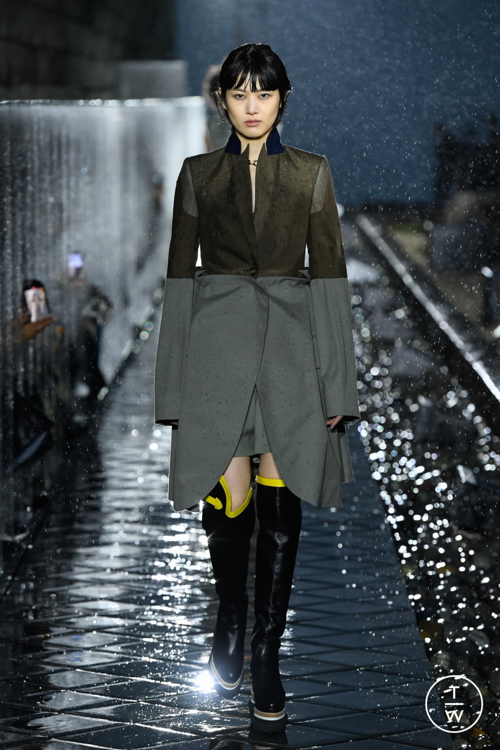 Fashion Week Paris Spring/Summer 2021 look 36 de la collection Sacai womenswear