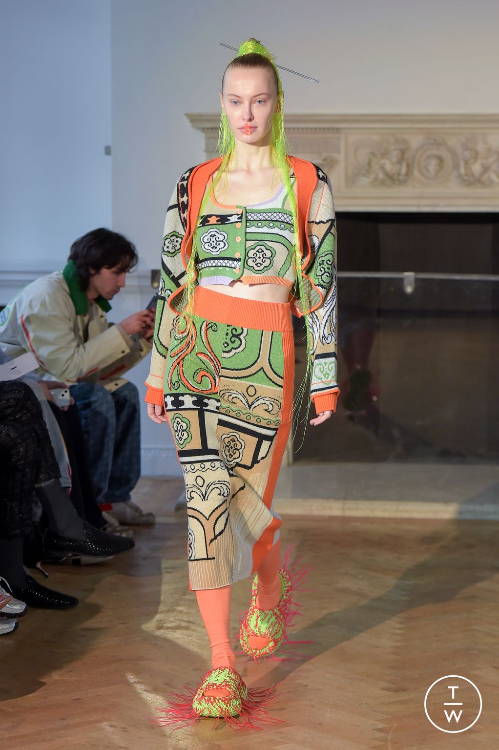 Fashion Week London Fall/Winter 2023 look 36 from the Chau Rising collection 女装