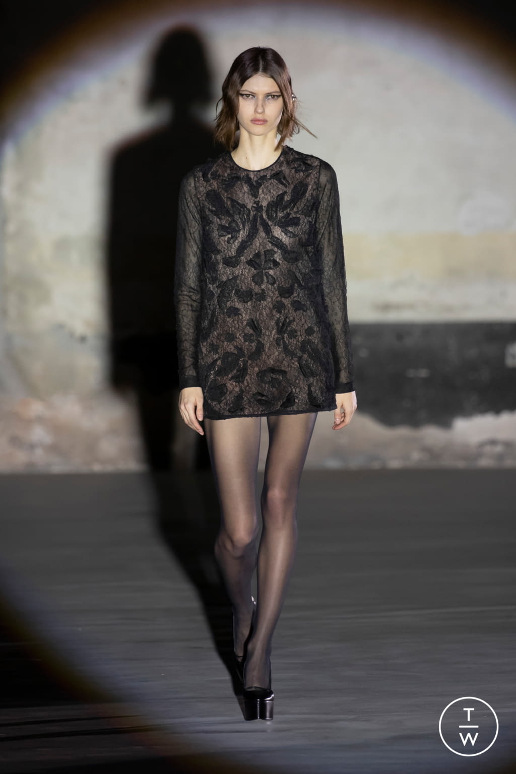 Fashion Week Milan Fall/Winter 2021 look 36 de la collection N°21 womenswear