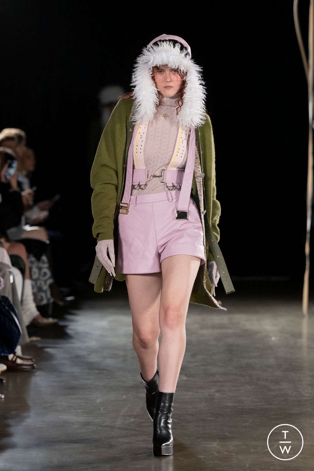 Fashion Week London Fall/Winter 2023 look 36 from the MITHRIDATE collection 女装