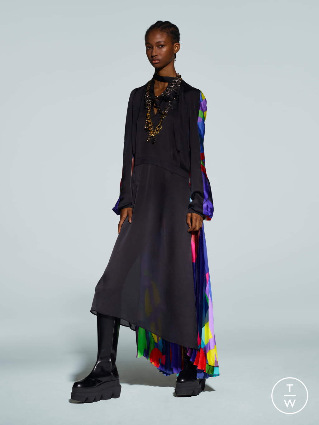 Fashion Week Paris Pre-Fall 2021 look 36 from the Sacai collection 女装
