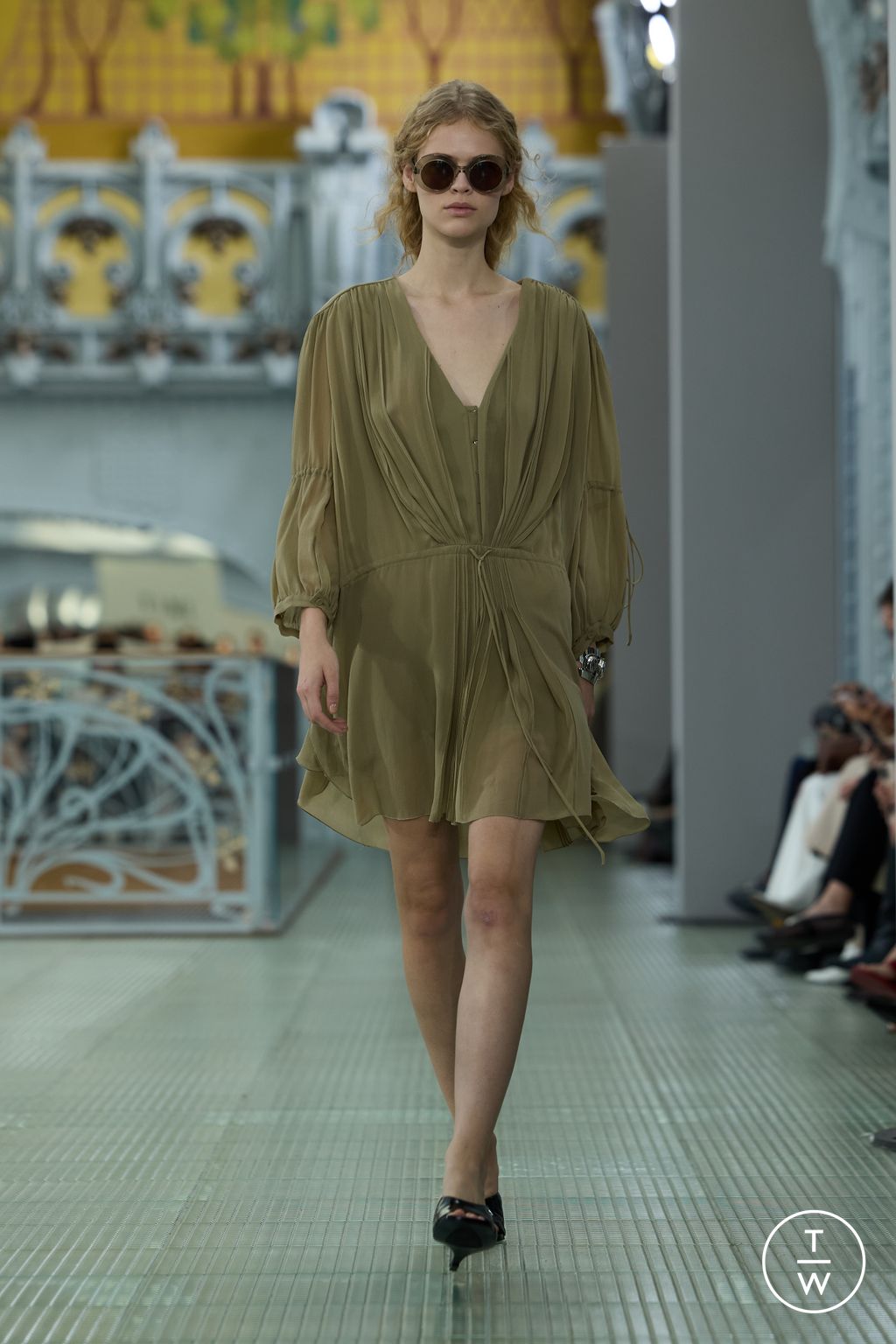 Fashion Week Paris Spring/Summer 2026 look 36 de la collection Time womenswear