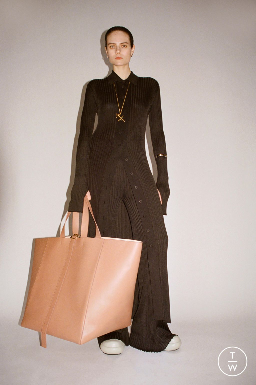 Fashion Week Milan Pre-Fall 2023 look 36 from the Jil Sander collection 女装