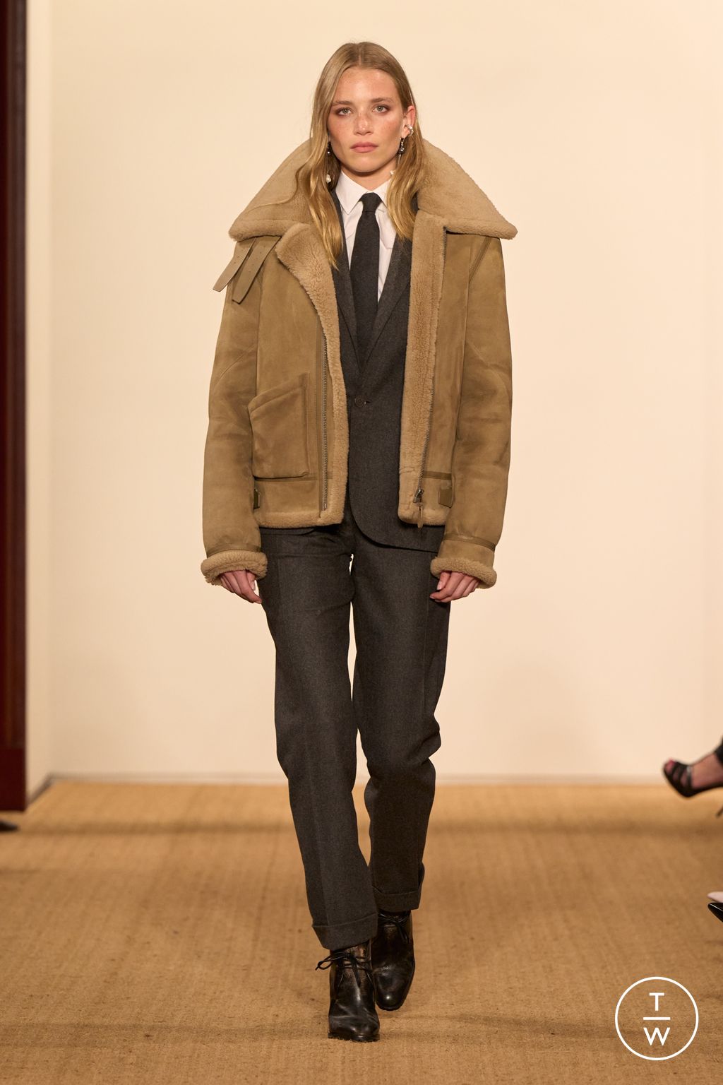 Fashion Week New York Fall/Winter 2024 look 36 from the Ralph Lauren collection womenswear