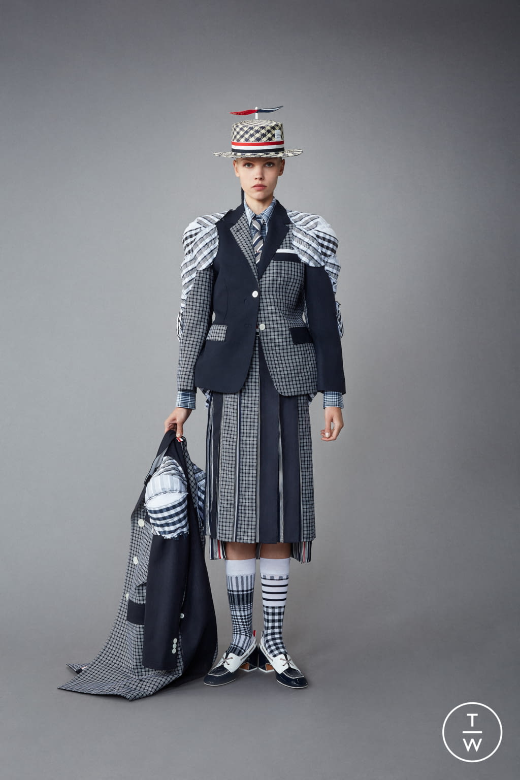 Fashion Week Paris Resort 2022 look 36 from the Thom Browne collection 女装