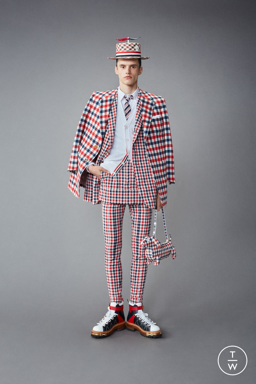 Fashion Week Paris Resort 2022 look 36 from the Thom Browne collection 男装