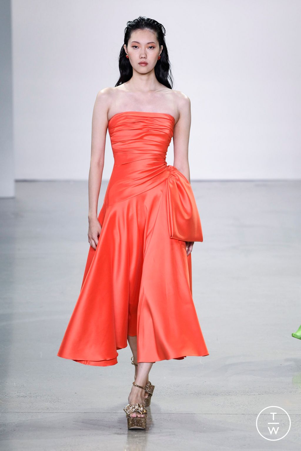 Fashion Week New York Spring/Summer 2023 look 20 from the Badgley Mischka collection womenswear