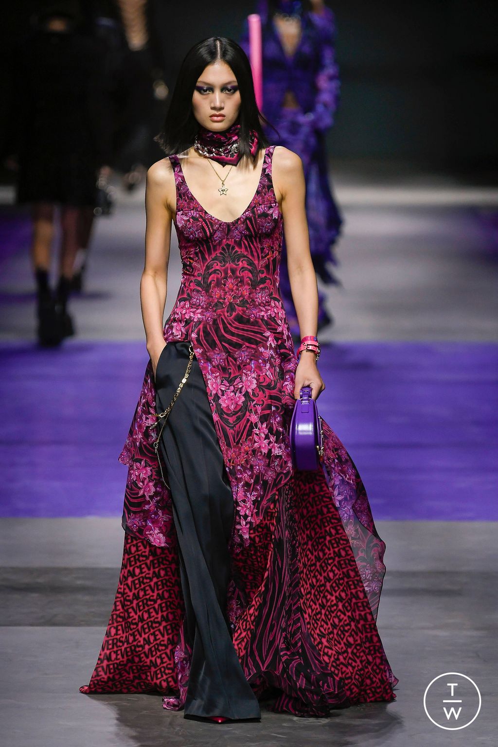 Fashion Week Milan Spring/Summer 2023 look 22 from the Versace collection 女装