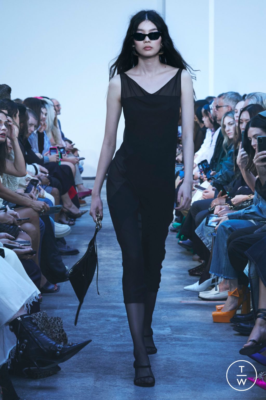 Fashion Week New York Spring/Summer 2023 look 19 de la collection Khaite womenswear