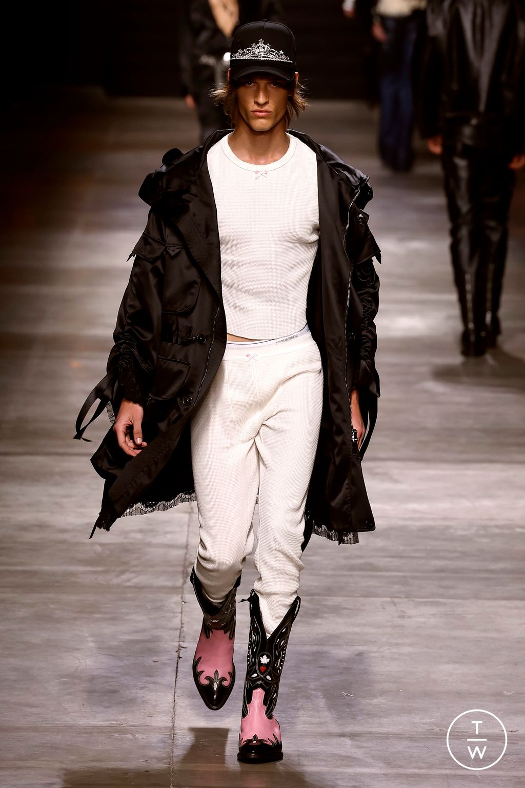 Fashion Week Milan Fall/Winter 2023 look 50 de la collection Dsquared2 menswear