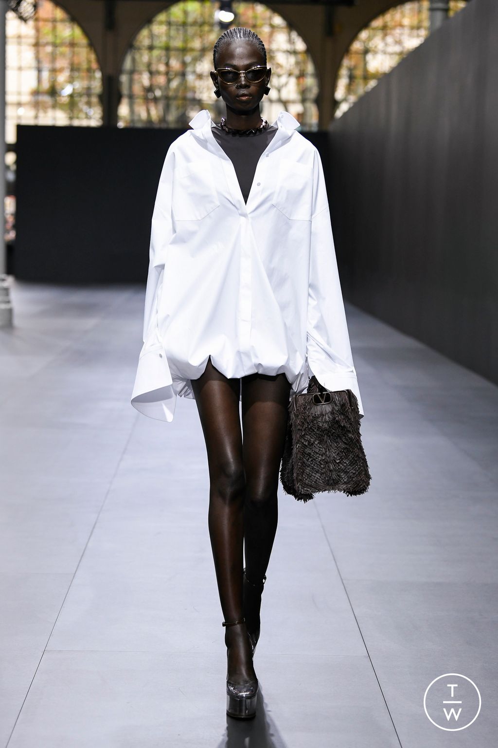 Fashion Week Paris Spring/Summer 2023 look 50 from the Valentino collection 女装